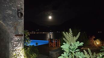 En Plo Luxury Suites