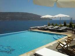 En Plo Luxury Suites