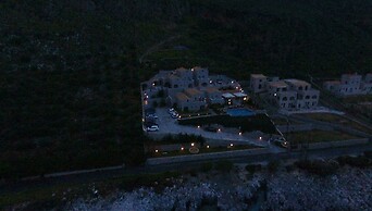 En Plo Luxury Suites