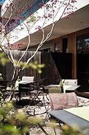 La Paula Apartments & Suites