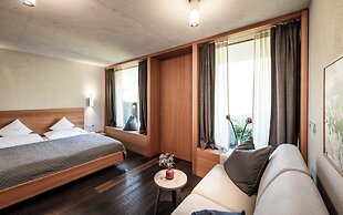 La Paula Apartments & Suites