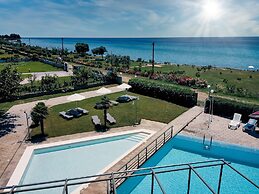 Skion Palace Beach Hotel - Bungalows Boutique