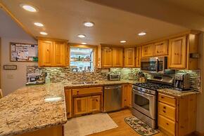 Hansing s Lair 4 Bedroom Holiday Home By Tahoe Truckee