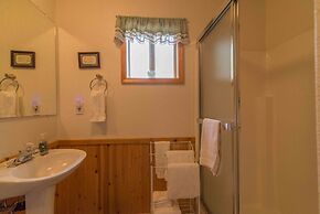 Hansing s Lair 4 Bedroom Holiday Home By Tahoe Truckee