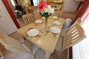 GORGEOUS HOME WITH GOLF COURSE VIEW