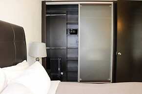 Puerta Alameda Suites