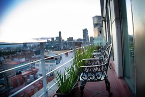 Puerta Alameda Suites