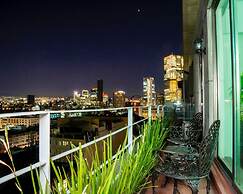 Puerta Alameda Suites