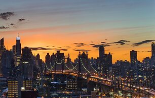 Aloft Long Island City - Manhattan View