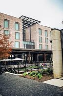 The George, by Valencia Hotel Collection