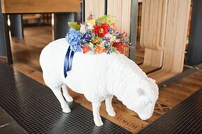 The George, by Valencia Hotel Collection