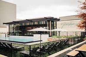 The George, by Valencia Hotel Collection