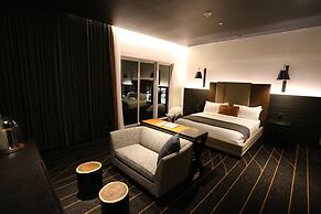 The George, by Valencia Hotel Collection