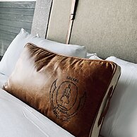 The George, by Valencia Hotel Collection