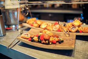 The George, by Valencia Hotel Collection