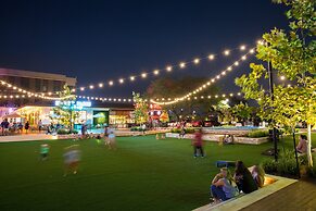 The George, by Valencia Hotel Collection