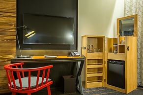 The George, by Valencia Hotel Collection