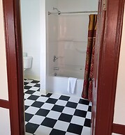 Washington Inn and Tavern