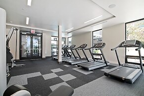 Global Luxury Suites at Mountain View