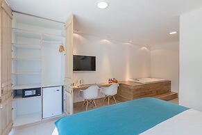 Live Hotel Boutique - Adults Only