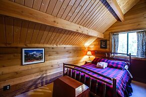 44mbr - Hot Tub- Pets Ok - Wifi - Bbq - Sleeps 8 2 Bedroom Home by Red