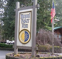 44mbr - Hot Tub- Pets Ok - Wifi - Bbq - Sleeps 8 2 Bedroom Home by Red