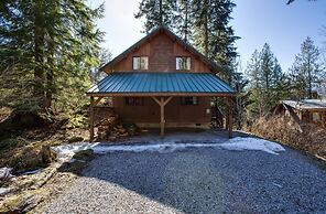 44mbr - Hot Tub- Pets Ok - Wifi - Bbq - Sleeps 8 2 Bedroom Home by Red