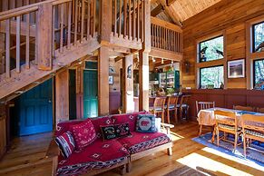 44mbr - Hot Tub- Pets Ok - Wifi - Bbq - Sleeps 8 2 Bedroom Home by Red