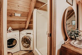 17mbr - Log  - Bbq - Pets Ok - Wifi - Sleeps 8 2 Bedroom Home by RedAw