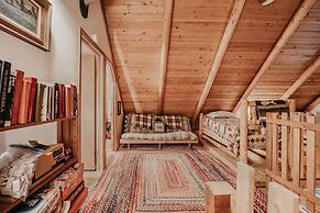 17mbr - Log  - Bbq - Pets Ok - Wifi - Sleeps 8 2 Bedroom Home by RedAw