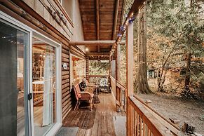 17mbr - Log  - Bbq - Pets Ok - Wifi - Sleeps 8 2 Bedroom Home by RedAw