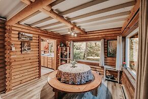 17mbr - Log  - Bbq - Pets Ok - Wifi - Sleeps 8 2 Bedroom Home by RedAw