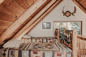 17mbr - Log  - Bbq - Pets Ok - Wifi - Sleeps 8 2 Bedroom Home by RedAw