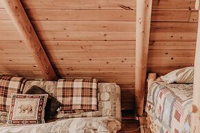 17mbr - Log  - Bbq - Pets Ok - Wifi - Sleeps 8 2 Bedroom Home by RedAw