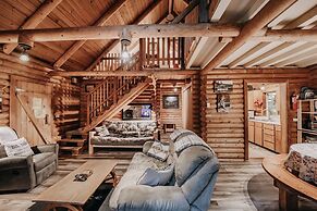 17mbr - Log  - Bbq - Pets Ok - Wifi - Sleeps 8 2 Bedroom Home by RedAw