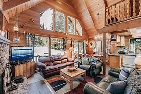 53mbr - Hot Tub - Wi-fi - Sleeps 6 1 Bedroom Home by RedAwning