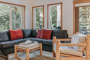 99mbr - Hot Tub - Wifi - Pets Ok - Bbq - Sleeps 6 2 Bedroom Home by Re