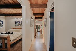 99mbr - Hot Tub - Wifi - Pets Ok - Bbq - Sleeps 6 2 Bedroom Home by Re