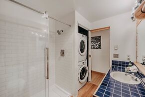 99mbr - Hot Tub - Wifi - Pets Ok - Bbq - Sleeps 6 2 Bedroom Home by Re