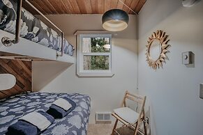 99mbr - Hot Tub - Wifi - Pets Ok - Bbq - Sleeps 6 2 Bedroom Home by Re