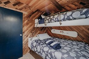 99mbr - Hot Tub - Wifi - Pets Ok - Bbq - Sleeps 6 2 Bedroom Home by Re