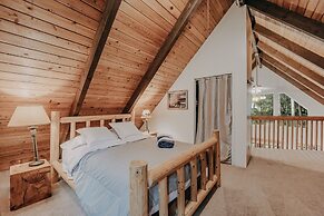 99mbr - Hot Tub - Wifi - Pets Ok - Bbq - Sleeps 6 2 Bedroom Home by Re