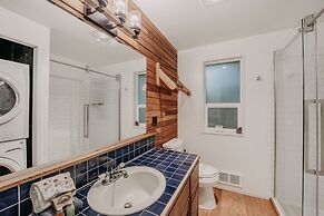 99mbr - Hot Tub - Wifi - Pets Ok - Bbq - Sleeps 6 2 Bedroom Home by Re