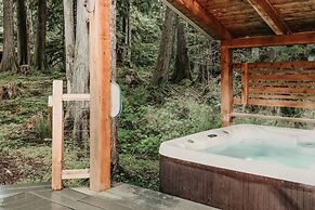 99mbr - Hot Tub - Wifi - Pets Ok - Bbq - Sleeps 6 2 Bedroom Home by Re