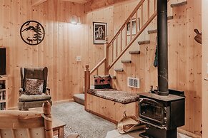 32mbr - Bbq - Pets Ok - Wood Stove - Sleeps 7 3 Bedroom Home by RedAwn