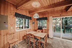32mbr - Bbq - Pets Ok - Wood Stove - Sleeps 7 3 Bedroom Home by RedAwn