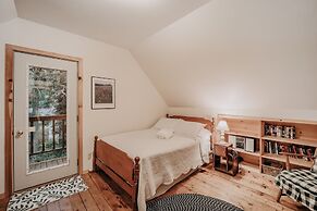 32mbr - Bbq - Pets Ok - Wood Stove - Sleeps 7 3 Bedroom Home by RedAwn