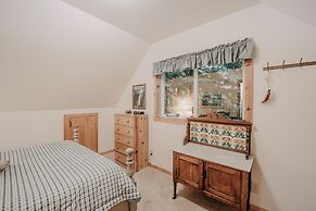 32mbr - Bbq - Pets Ok - Wood Stove - Sleeps 7 3 Bedroom Home by RedAwn