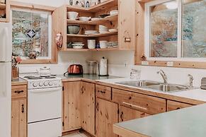 32mbr - Bbq - Pets Ok - Wood Stove - Sleeps 7 3 Bedroom Home by RedAwn