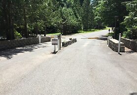 32mbr - Bbq - Pets Ok - Wood Stove - Sleeps 7 3 Bedroom Home by RedAwn